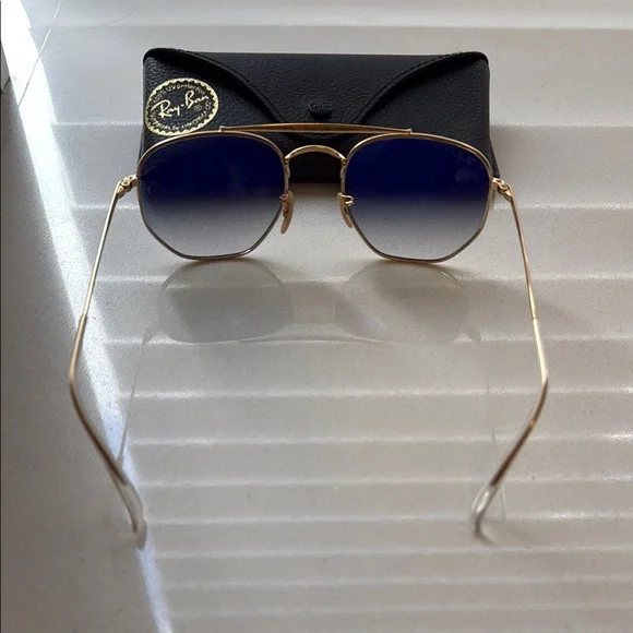 Ray-Ban Gold Sunglasses with Black Case - Picture 4 of 4